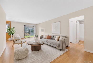 59 Sycamore Dr, Middletown, NY 10940 - photo 7