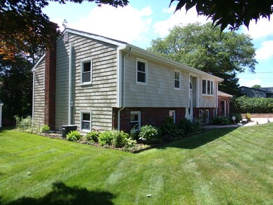 19 Clifford St, Acushnet, MA 02743 - photo 2