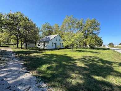 238 S Clompton St, Dadeville, MO 65635 - photo 4