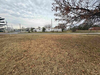 801 E A St, Watonga, OK 73772 - photo 4