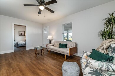 560 Bond St, Statesville, NC 28677 - photo 6