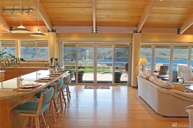 208 Orchard View Dr, Chelan, WA 98816 - photo 4