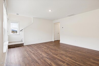 127 N Rolling Meadows Dr, Harriman, TN 37748 - photo 5