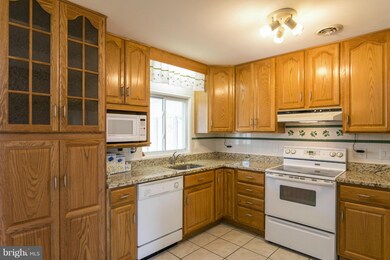 10994 Horseshoe Dr, Frederick, MD 21701 - photo 6