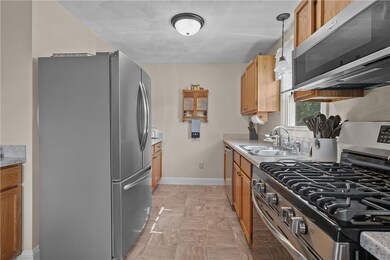 39 Wendell St, Riverside, RI 02915 - photo 4