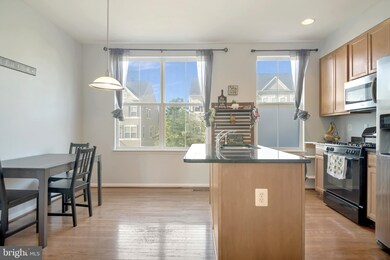 16767 Blackjack Oak Ln, Woodbridge, VA 22191 - photo 4