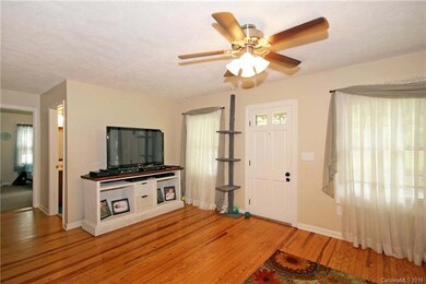 126 Mills Garden Rd, Statesville, NC 28625 - photo 4