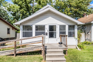 2710 Reynolds St, Flint, MI 48503 - photo 2