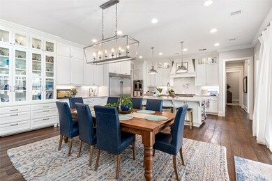 Kitchen dining