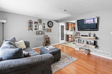 694 Cherryhurst Dr, Columbus, OH 43228 - photo 5