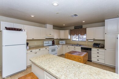 012_Kitchen