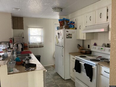 401 N Sharp St, Saratoga, WY 82331 - photo 6