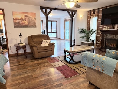 32 Hemlock St, Douglas, MA 01516 - photo 4