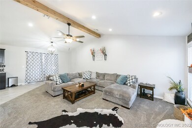 1017 E 12th St, Cushing, OK 74023 - photo 4