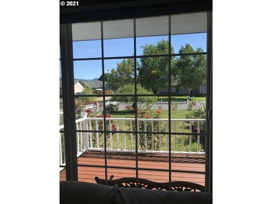 382 Morse Ave, Creswell, OR 97426 - photo 4