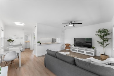 815 Middle River Dr unit 218, Fort Lauderdale, FL 33304 - photo 2