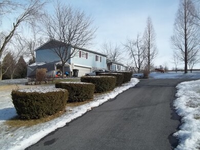 6645 Walnut St, Slatington, PA 18080 - photo 3