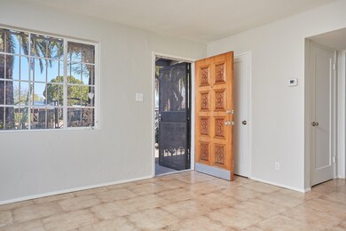 2732 E. 21st Street-8525