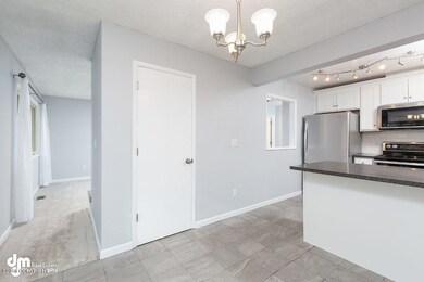 Dining/Kitchen