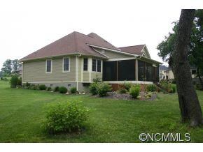 Huge screened porch