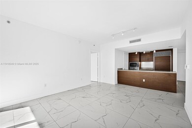 Icon Brickell Tower 1 unit 3113, Miami, FL 33131 - photo 2