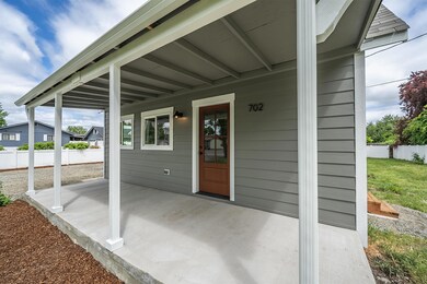 702 Pittview Ave, Central Point, OR 97502 - photo 2