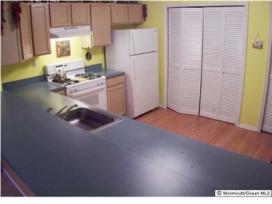 28 Madison Ct, Tinton Falls, NJ 07712 - photo 5