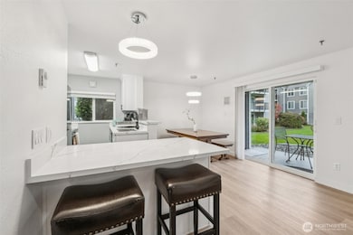 12510 109th Ct NE unit E101, Kirkland, WA 98034 - photo 5