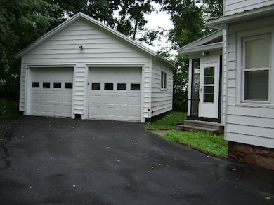 9 Clinton St, Potsdam, NY 13676 - photo 3