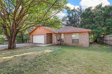 904 Renfro Dr, Fort Worth, TX 76108 - photo 2
