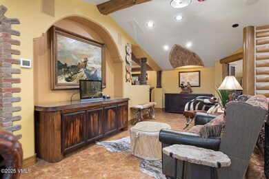 245 Marmot Ln MLS-21 Upstairs Living Roo