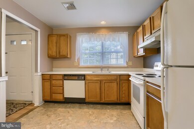 305 Barrington Ct, Palmyra, PA 17078 - photo 7