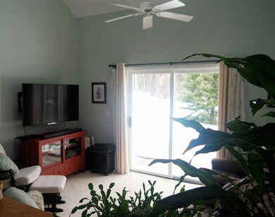 11 Magnolia Cir, White River Junction, VT 05001 - photo 2