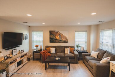 39 Tack Ct, Tinton Falls, NJ 07753 - photo 4