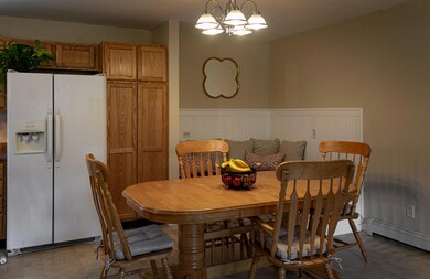 05-dining area