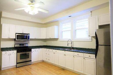 unlisted-address, Berwyn, IL 60402 - photo 3