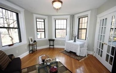 122 Riverway unit 6, Boston, MA 02215 - photo 2