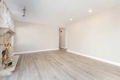 2476 Village Ct unit 2, Aurora, IL 60504 - photo 3