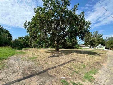 203 E 2nd St, Cushing, OK 74023 - photo 3