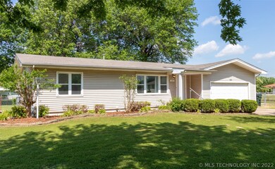 1301 N Jay St Claremore. 2+ bdrms, 2 car garage, 1
