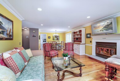 007_LIVING ROOM