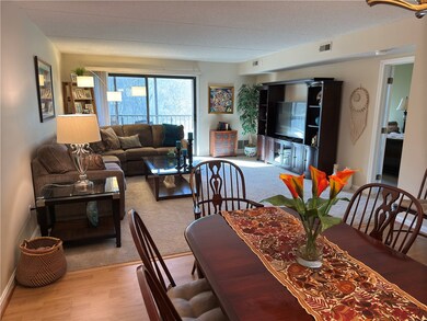 650 E Greenwich Ave unit 5-302, West Warwick, RI 02893 - photo 3