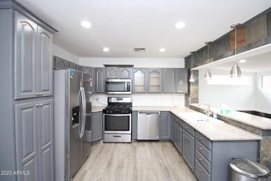 9441 N 15th Place, Phoenix, AZ 85020 - photo 3