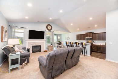 2502 NW Ivy Way, Redmond, OR 97756 - photo 7