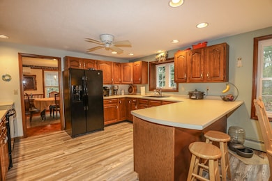 17 King Henry Dr, Londonderry, NH 03053 - photo 4