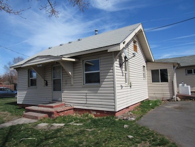 1401 E Main St, Klamath Falls, OR 97601 - photo 2