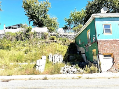 115 Railroad St, Woonsocket, RI 02895 - photo 3