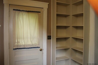 29 Hillview Ave, Rensselaer, NY 12144 - photo 6