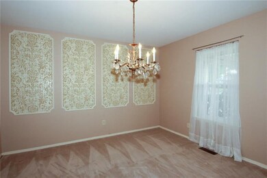 12021 Camelot Dr, Oklahoma City, OK 73120 - photo 4