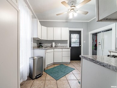 611 N Ottawa St, Lincoln, IL 62656 - photo 6